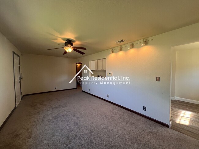 Building Photo - 5546 Cranbrook Way