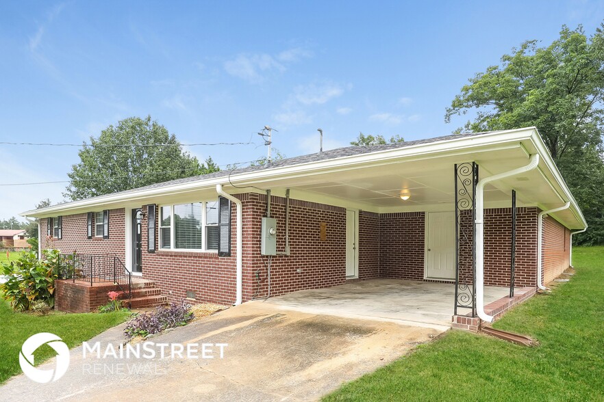 Building Photo - 600 Emerald Dr