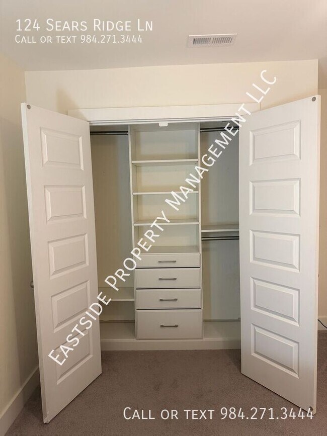 Building Photo - 124 Sears Rdg Ln