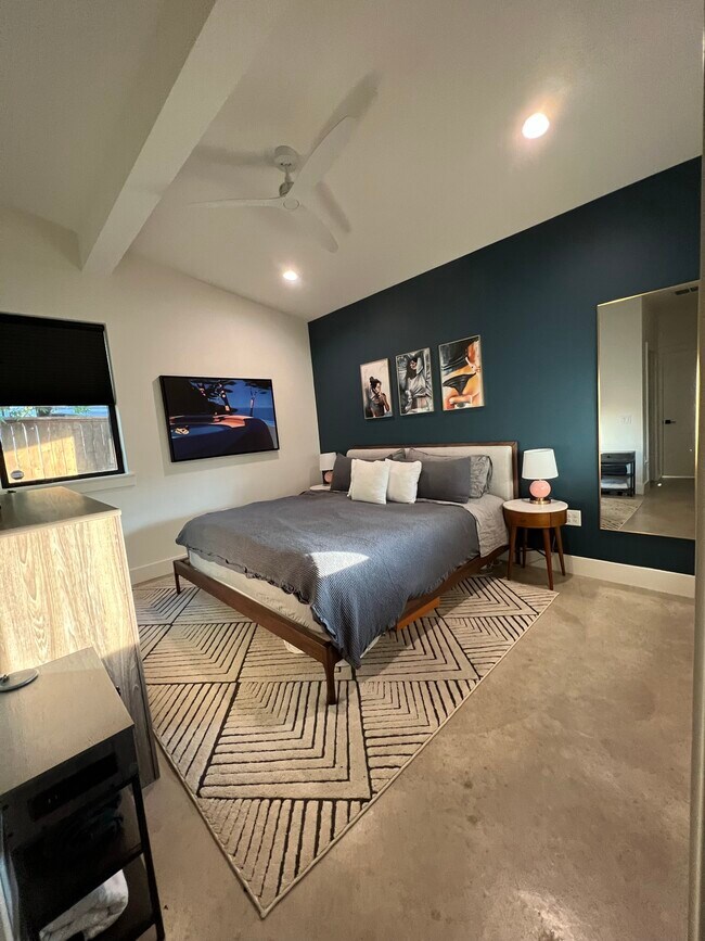 Building Photo - 3003 Birdwood Cir