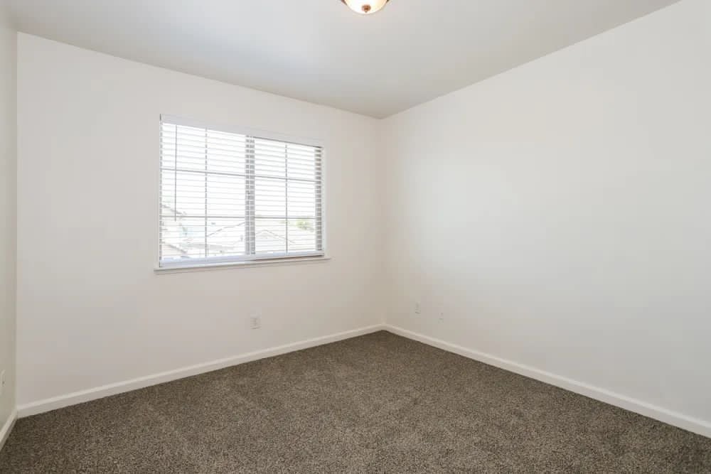 Building Photo - 1346 La Guardia Cir