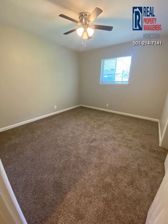 Building Photo - 501 Warren-