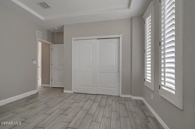 Building Photo - 14805 Holly Springs