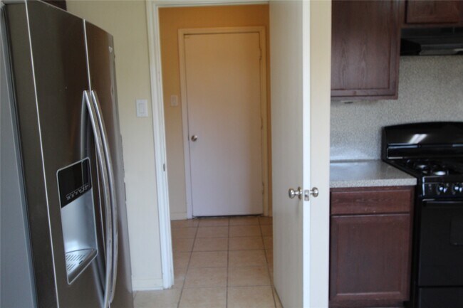 Building Photo - 5707 Saluda Creek Ln