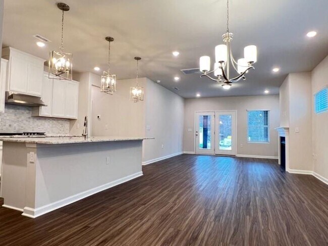 Building Photo - 5 Bedroom Single Family for Sale close to ...