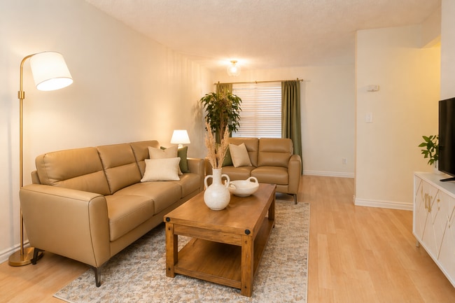 Building Photo - 724 Clay Ave