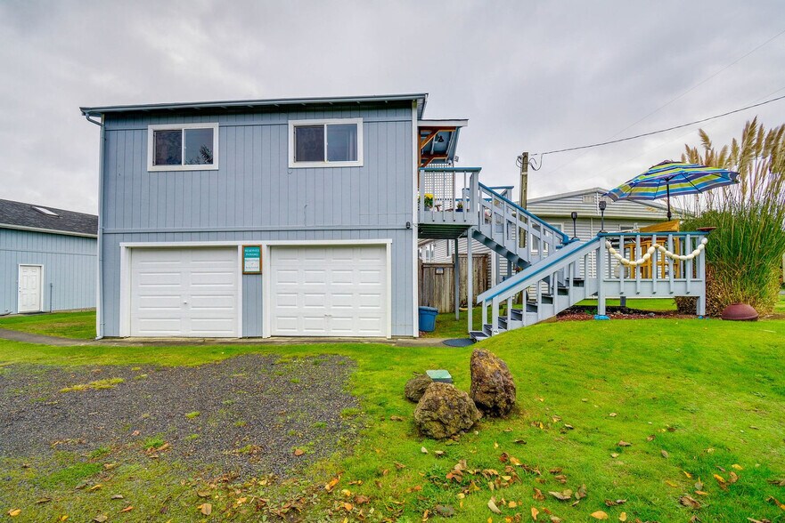 Building Photo - 4880 Railroad Ave