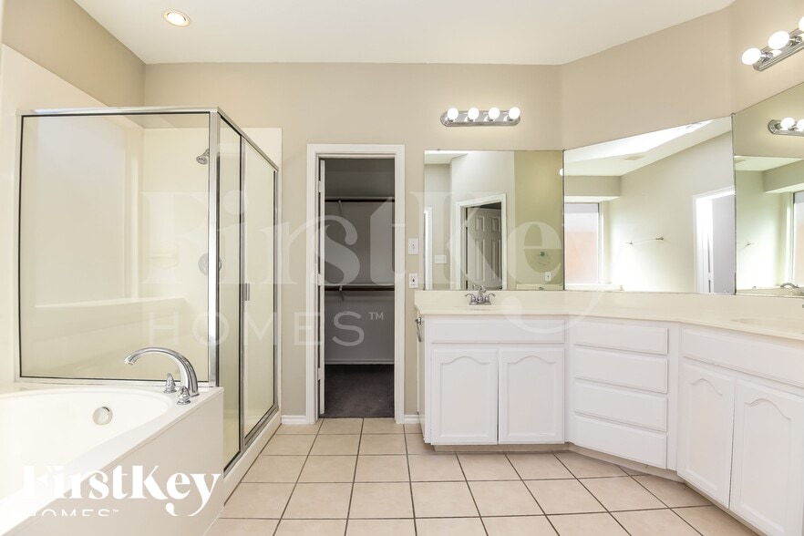 Building Photo - 6321 Melanie Dr