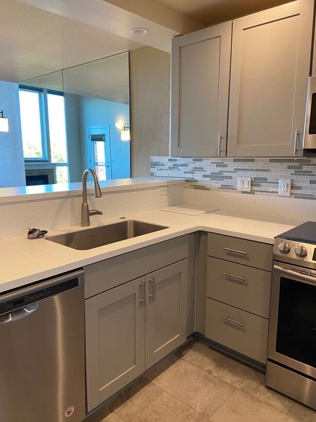 Building Photo - Beautiful Columbia Shores Condo Near Downtown Vancouver on the Columbia River