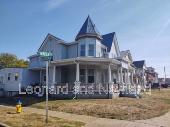 Building Photo - 1330 Maple Ave