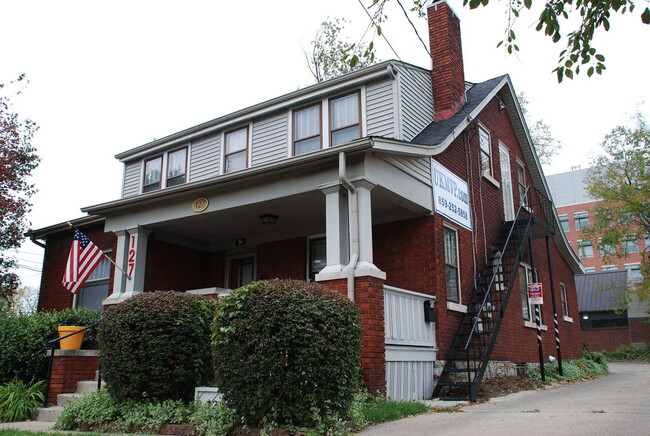 Primary Photo - 6 BR house on UK campus - FALL 2026-2027