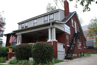 Building Photo - 6 BR house on UK campus - FALL 2026-2027