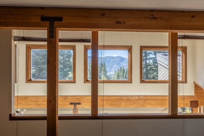 Building Photo - 283 Monterey Pine Rd