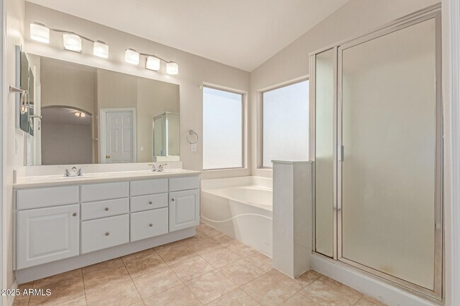 Building Photo - 2302 E Torrey Pines Pl