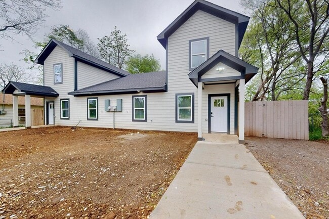 Building Photo - 1213 Mill St