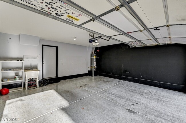 Building Photo - 10425 MIHELA Ave
