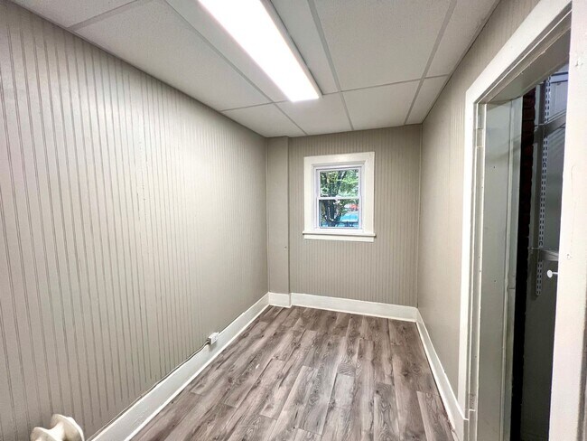 Building Photo - 259-261 N. Dithridge Street (Full Service)