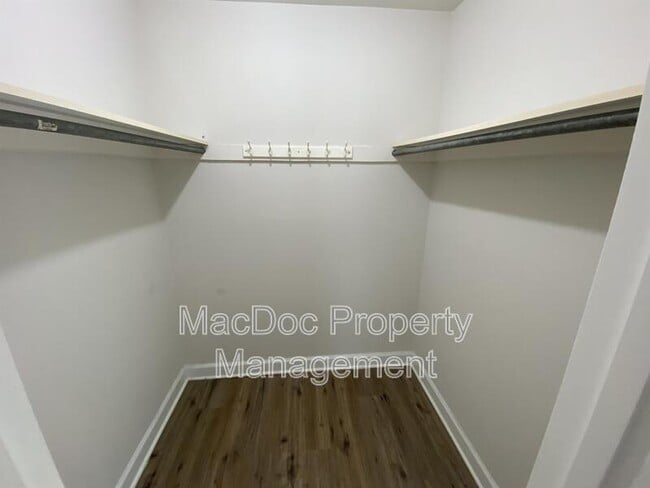 Building Photo - 105 Berry St