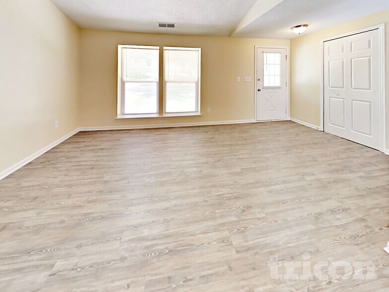 Building Photo - 7317 Bluff Wood Cove