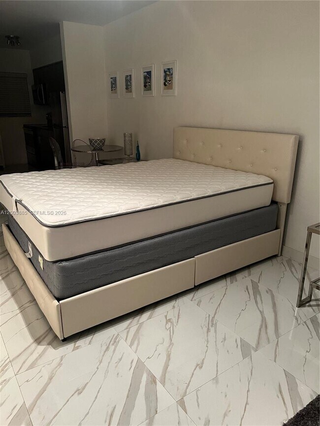 Building Photo - 1611 West Ave