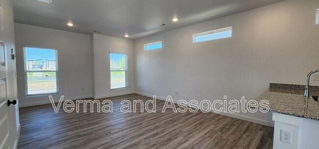 Building Photo - 1091 Kentucky Ave