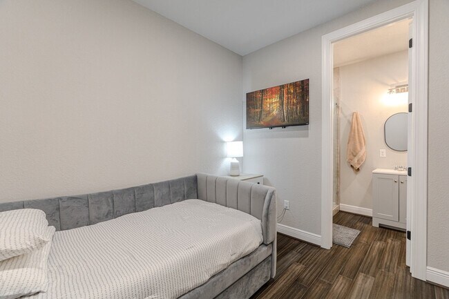 Building Photo - 25403 Angelwood Springs Ln