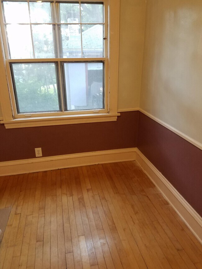 1st Bedroom - 210 Warwick St SE