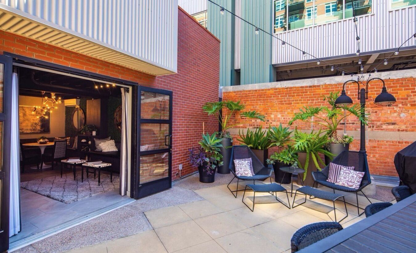 Building Photo - 877 Island Ave