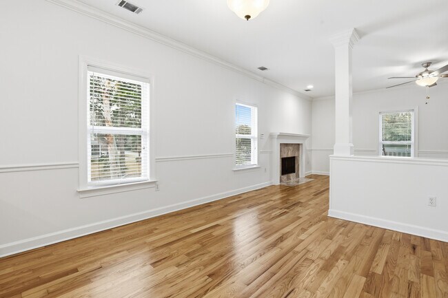 Building Photo - Lowcountry living on beautiful Whitemarsh Island