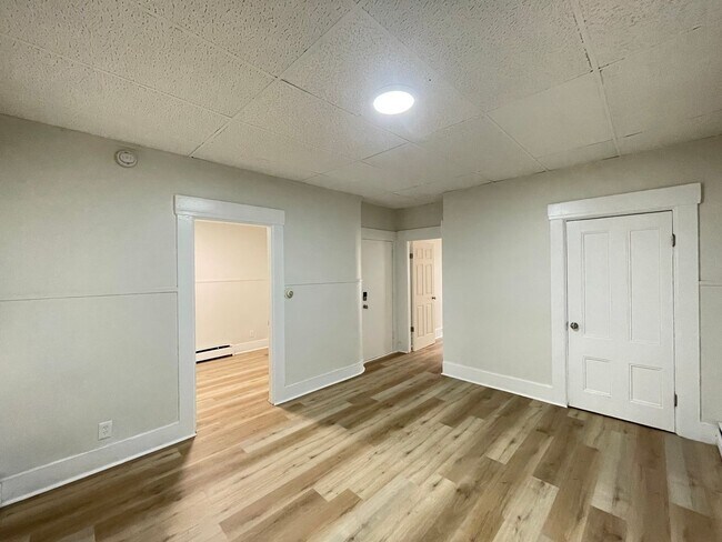 Building Photo - 53 Pennacook St