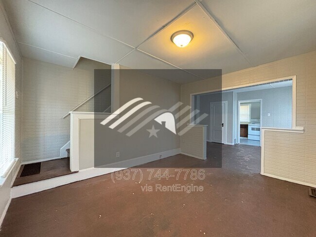 Primary Photo - 515 Mertland Ave