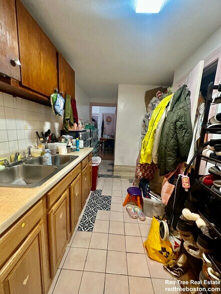 Building Photo - 56 Park Vale Ave