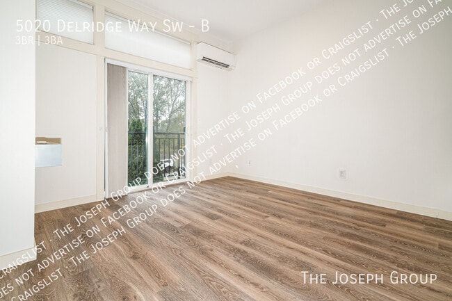 Building Photo - 5020 Delridge Wy SW