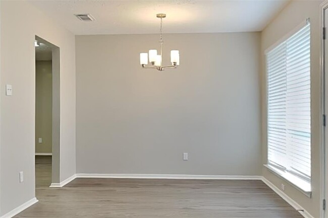 Building Photo - 7414 Skylight Ln