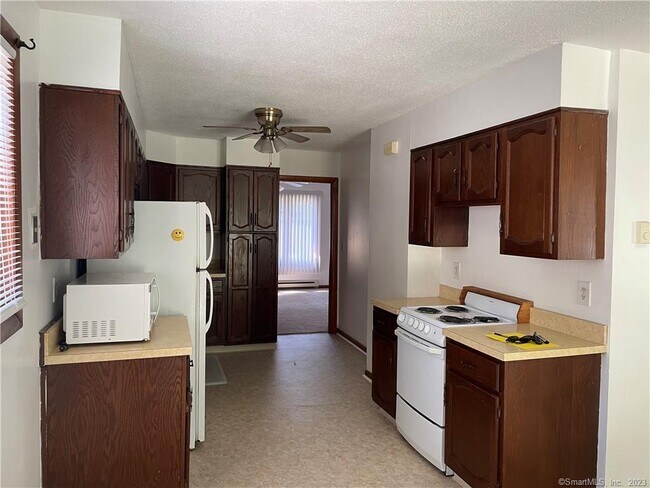 Building Photo - 59 Foxon Rd