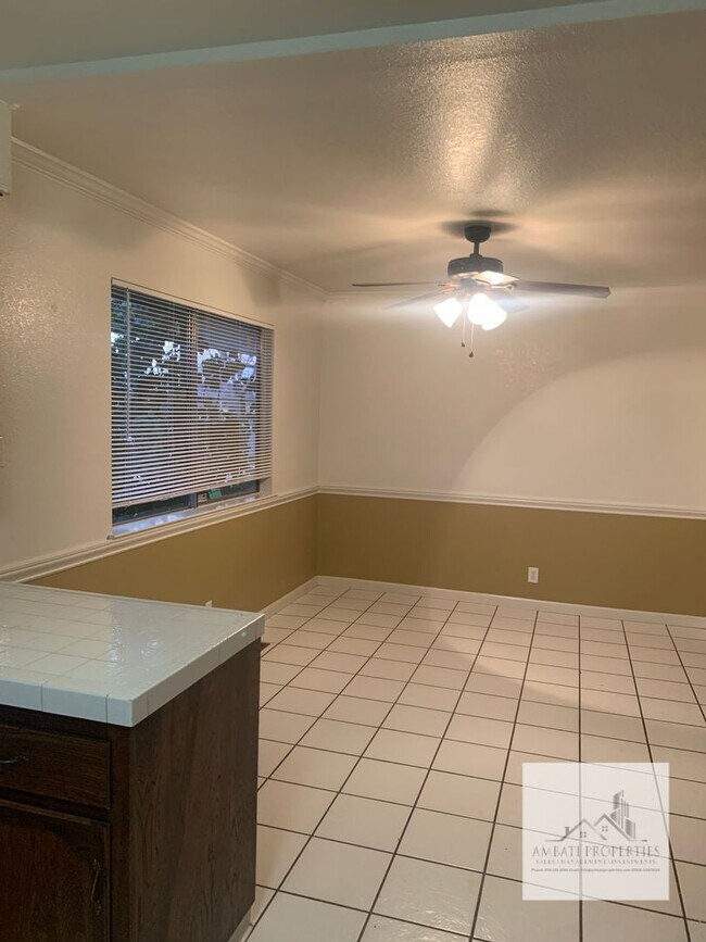 Building Photo - Must See! Lovely 3 Bedroom 2 Bath Home with Pool