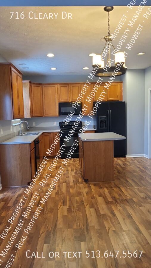 Building Photo - 716 Cleary Dr