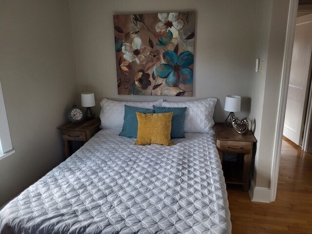 Lovely Bedrooms - 1126 Grant St