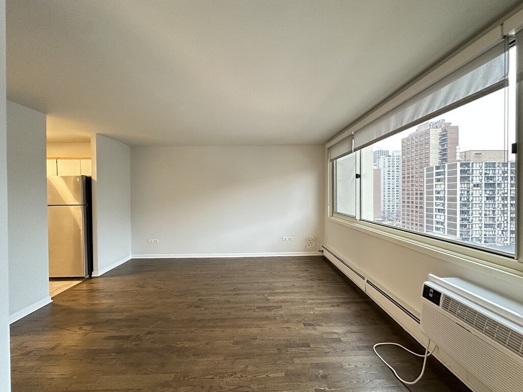 Building Photo - 1442 N Dearborn St