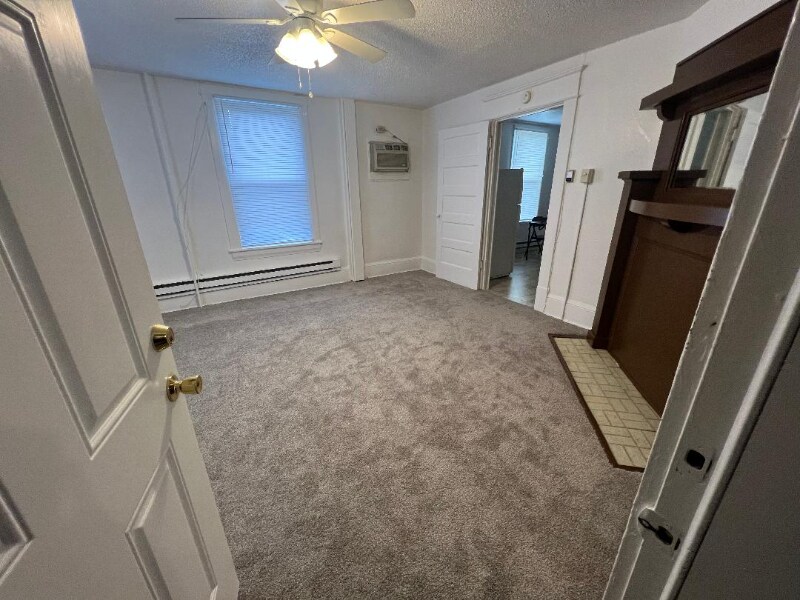 Building Photo - 1412 Moorman Ave NW