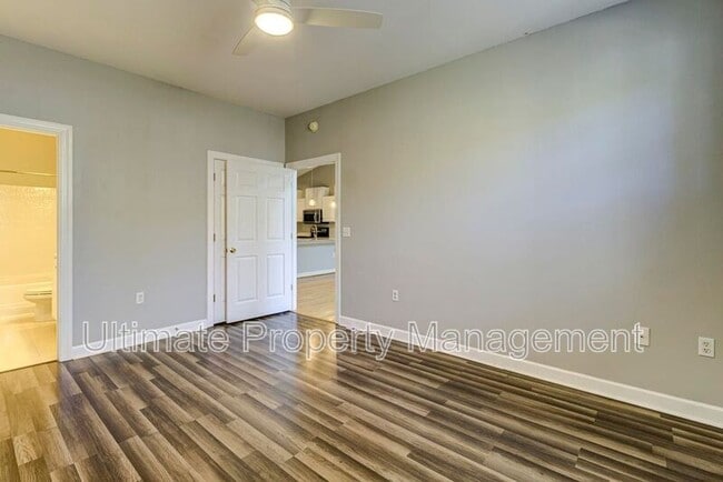 Building Photo - 5006 Carleton Dr