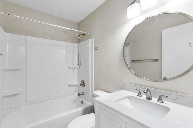 Building Photo - 901-903 Allen St