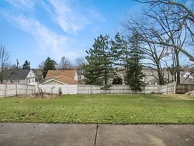 Building Photo - 1536 W 45th St