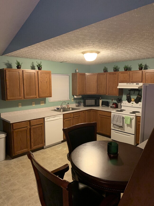 Kitchen - 5546 Breshly Way