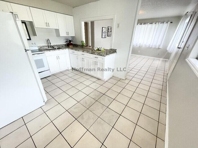 Building Photo - 3-Bed, 1-Bath, South Tampa Home