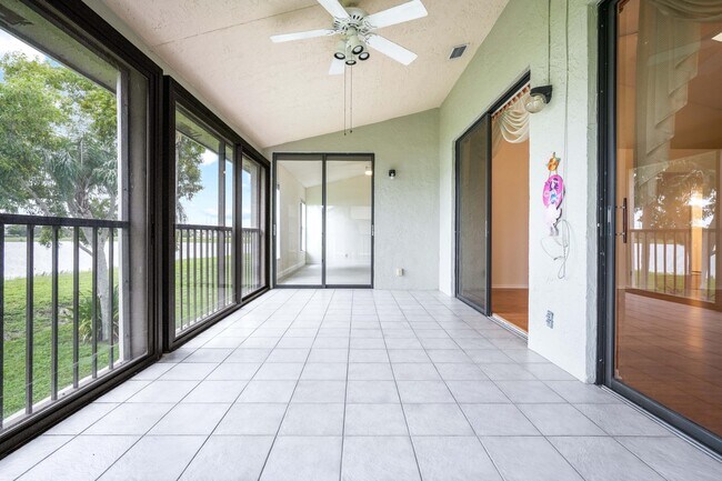 Building Photo - 10910 Lakemore Ln