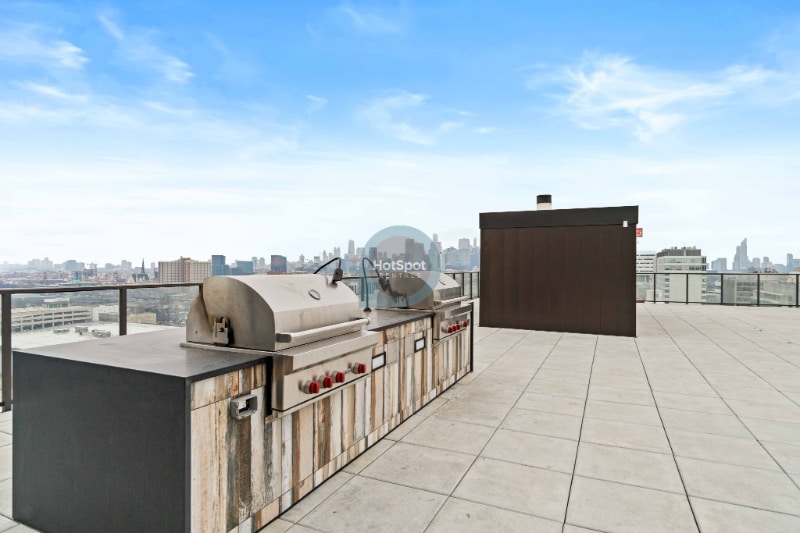 Building Photo - 1910 W Harrison St