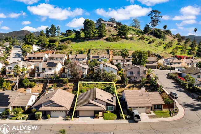 Building Photo - Gated Cimarron 3 Bed/ 2 Bath Home with Garage & Community Amenities