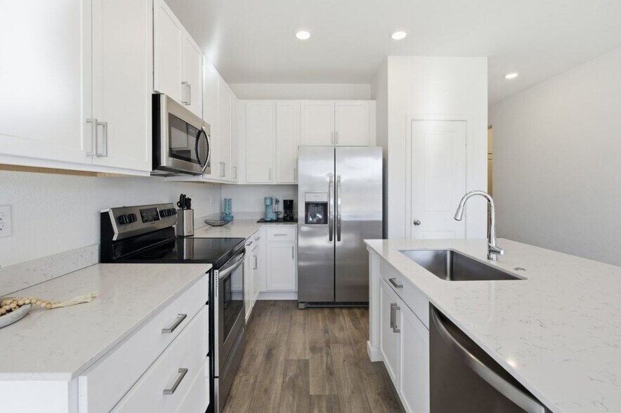 Building Photo - 930 Thinleaf Ln