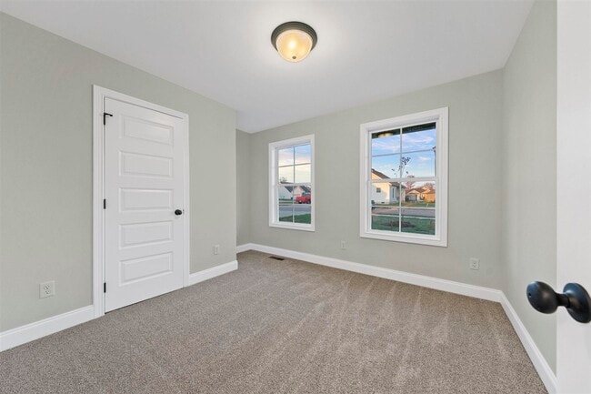 Building Photo - 710 Sheldrake Ln